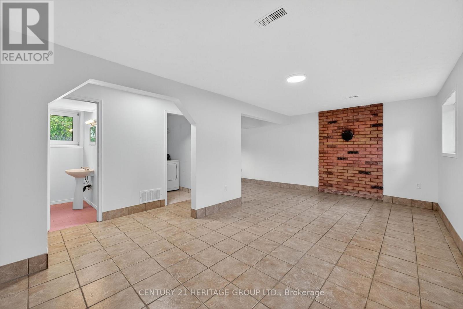 1087 County Rd 42, Clearview, Ontario  L0M 1S0 - Photo 34 - S12480009