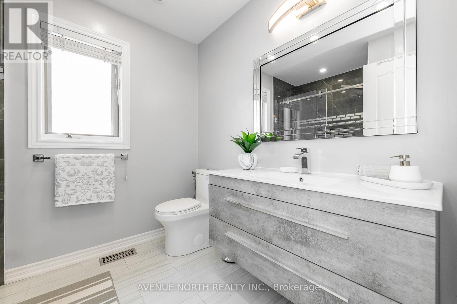 2163 Johnston Road, Ottawa, Ontario  K1G 5K2 - Photo 37 - X12480108
