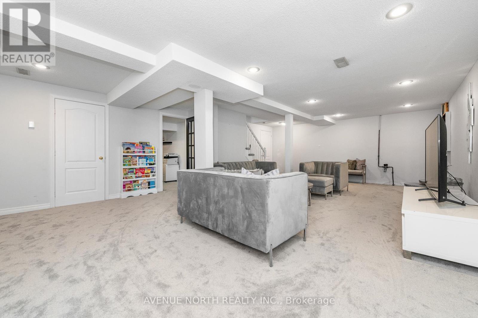 2163 Johnston Road, Ottawa, Ontario  K1G 5K2 - Photo 44 - X12480108