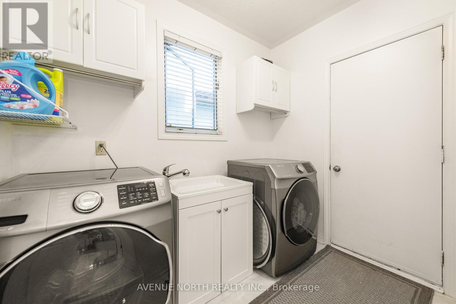 2163 Johnston Road, Ottawa, Ontario  K1G 5K2 - Photo 8 - X12480108
