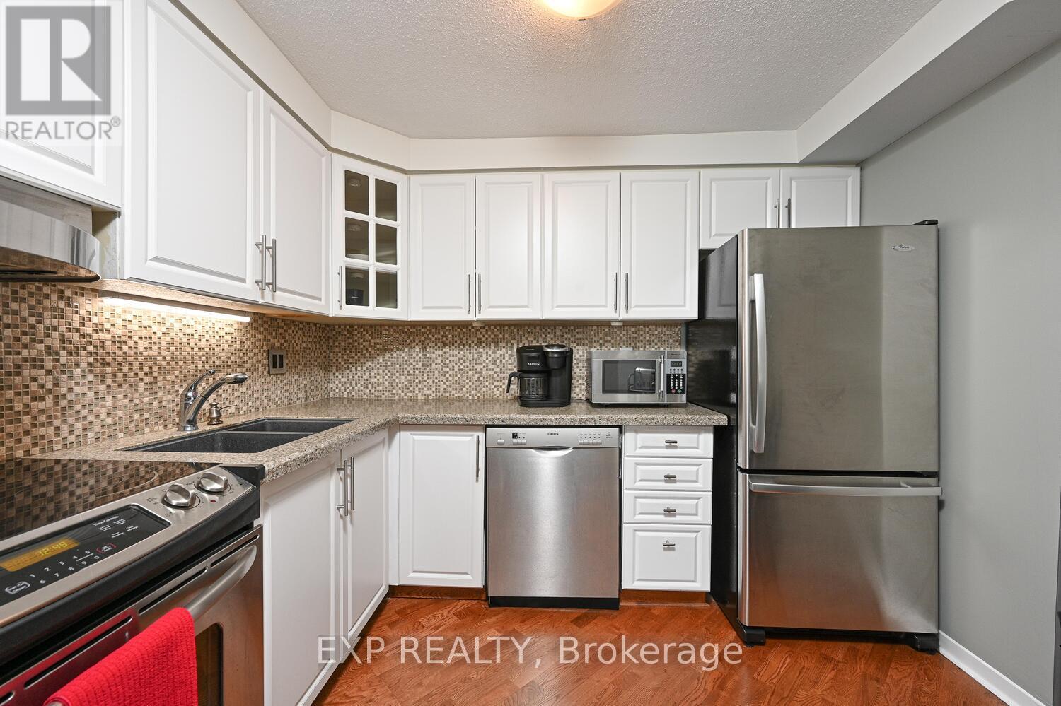 912 - 80 Sandcastle Drive, Ottawa, Ontario  K2H 9E7 - Photo 12 - X12480113
