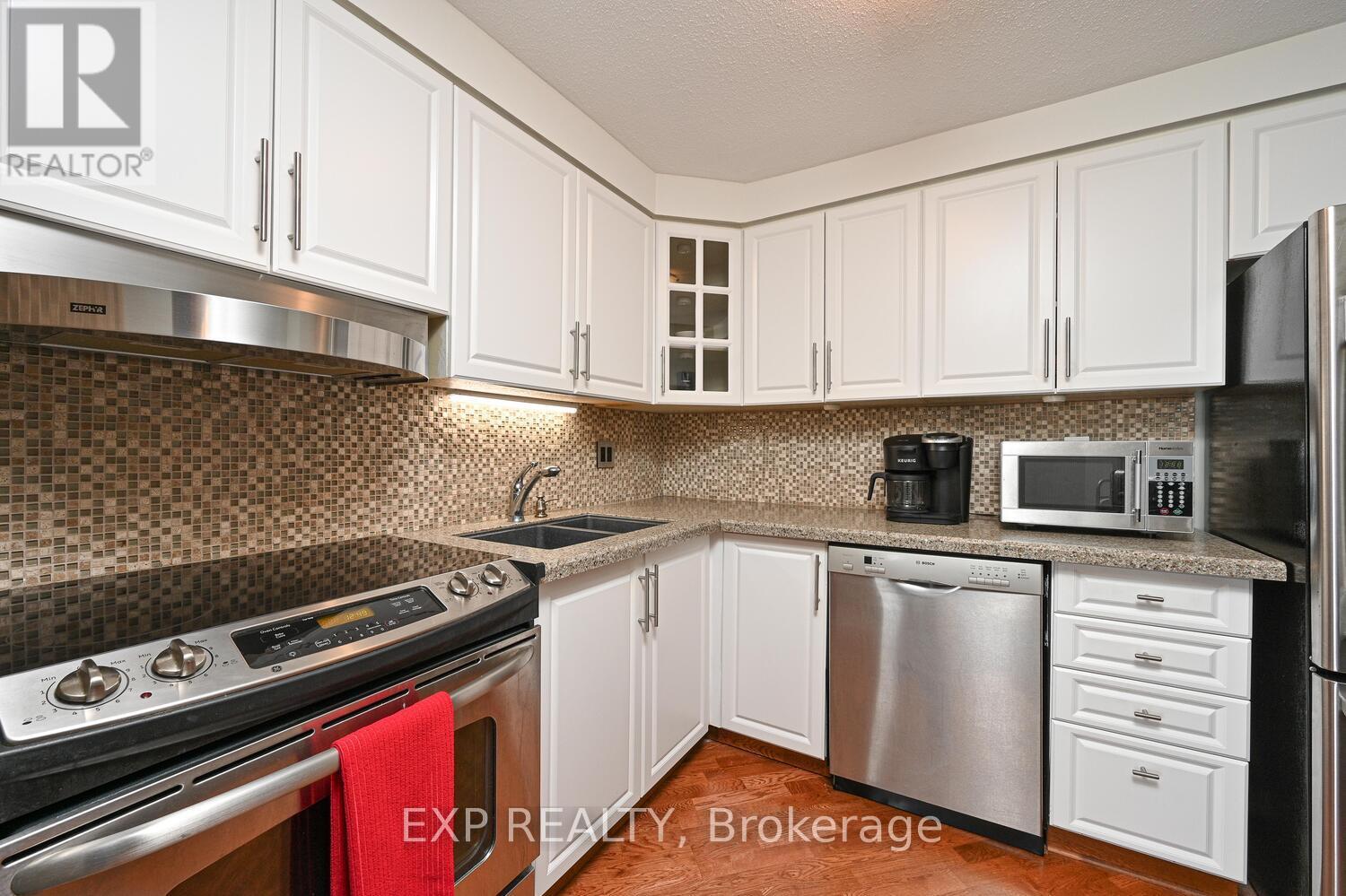 912 - 80 Sandcastle Drive, Ottawa, Ontario  K2H 9E7 - Photo 13 - X12480113