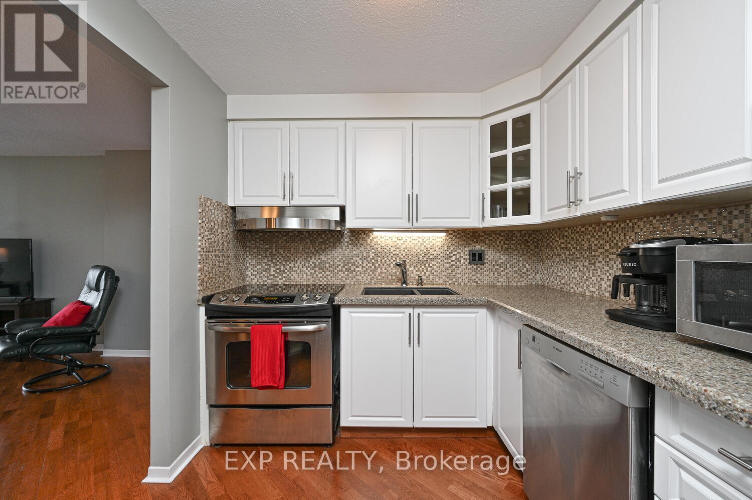 912 - 80 Sandcastle Drive, Ottawa, Ontario  K2H 9E7 - Photo 15 - X12480113