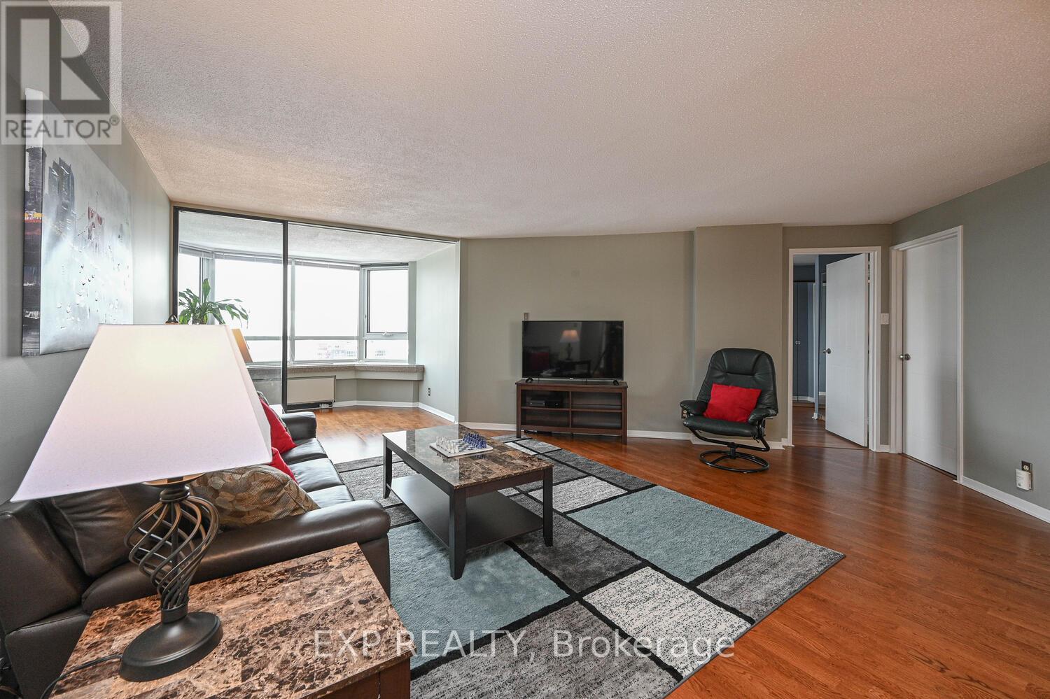912 - 80 Sandcastle Drive, Ottawa, Ontario  K2H 9E7 - Photo 5 - X12480113