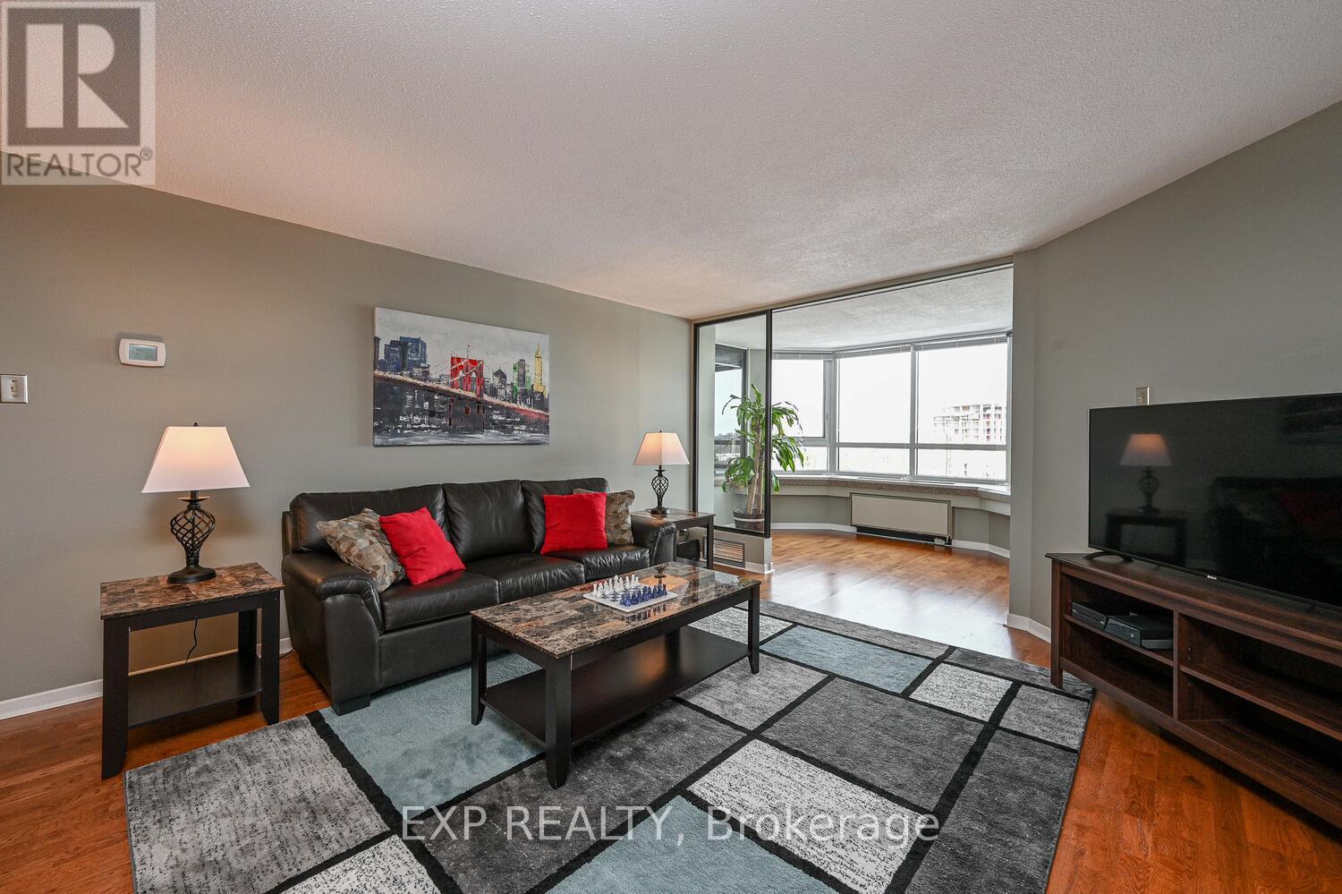 912 - 80 Sandcastle Drive, Ottawa, Ontario  K2H 9E7 - Photo 7 - X12480113