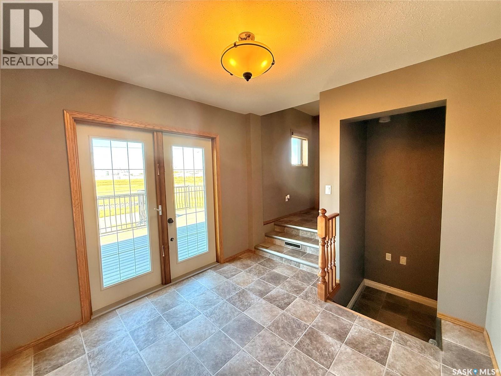 50 1st Avenue Sw, Swift Current, Saskatchewan  S9H 3G9 - Photo 4 - SK019661