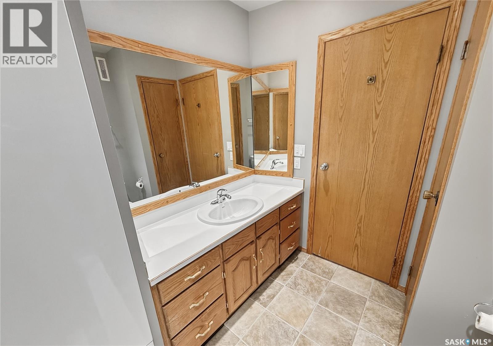 50 1st Avenue Sw, Swift Current, Saskatchewan  S9H 3G9 - Photo 23 - SK019661