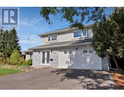 651 BURNHAMTHORPE ROAD, Toronto, Ontario