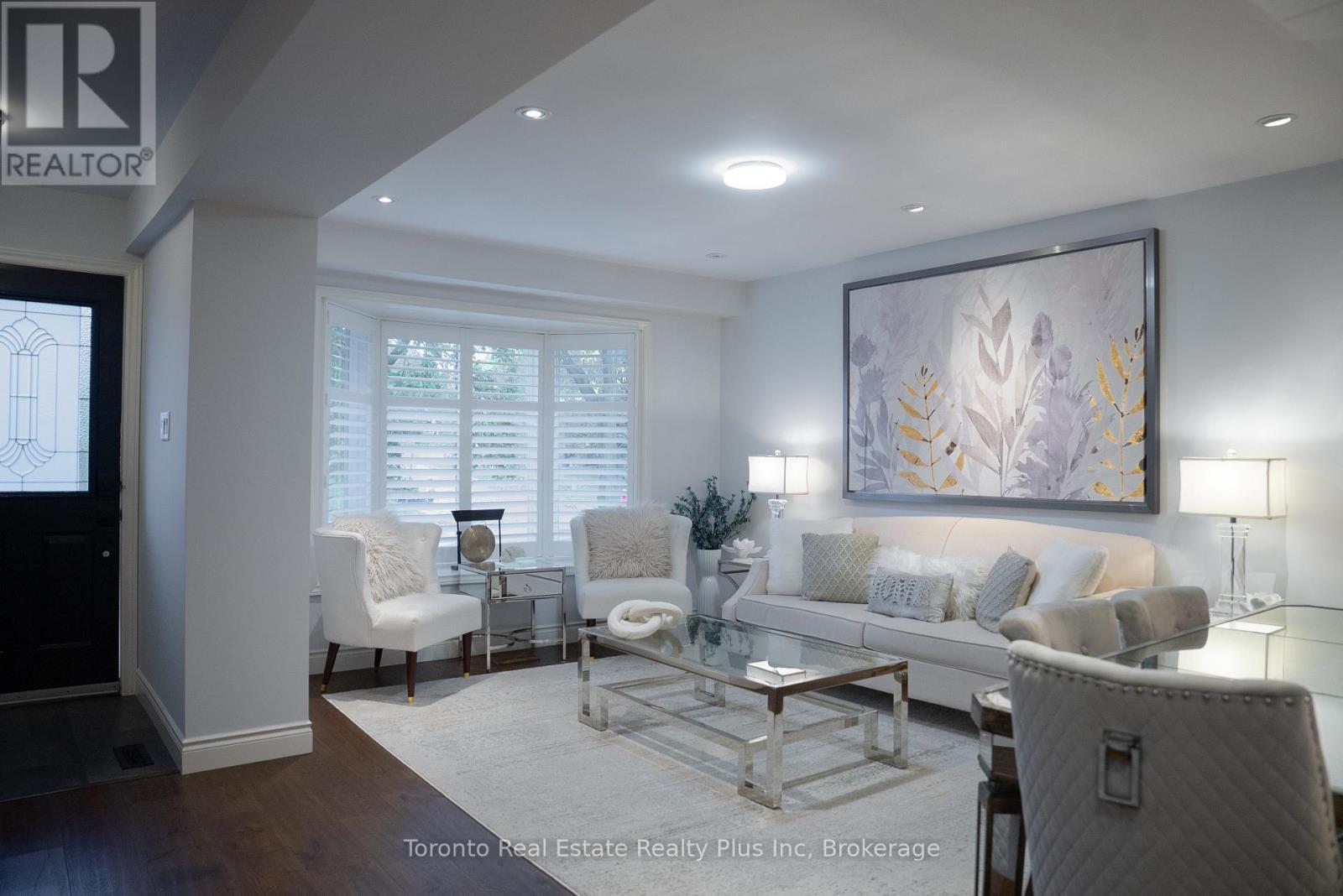 2797 Constable Road, Mississauga, Ontario  L5J 1W6 - Photo 3 - W12480012