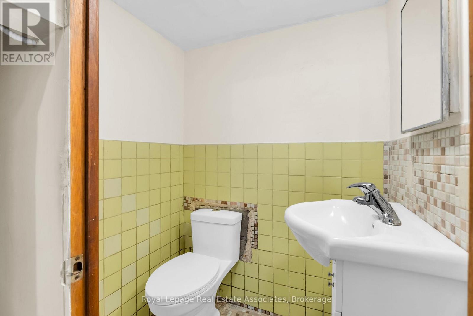 3032 Keele Street, Toronto, Ontario  M3M 2H4 - Photo 26 - W12480017