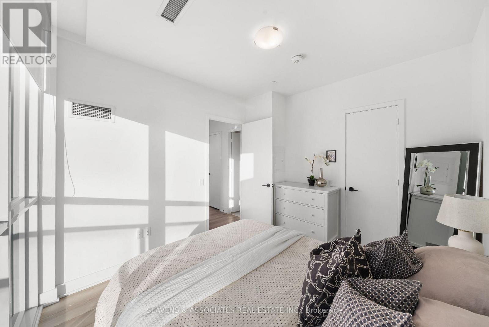720 - 60 George Butchart Drive, Toronto, Ontario  M3K 0E1 - Photo 13 - W12480022