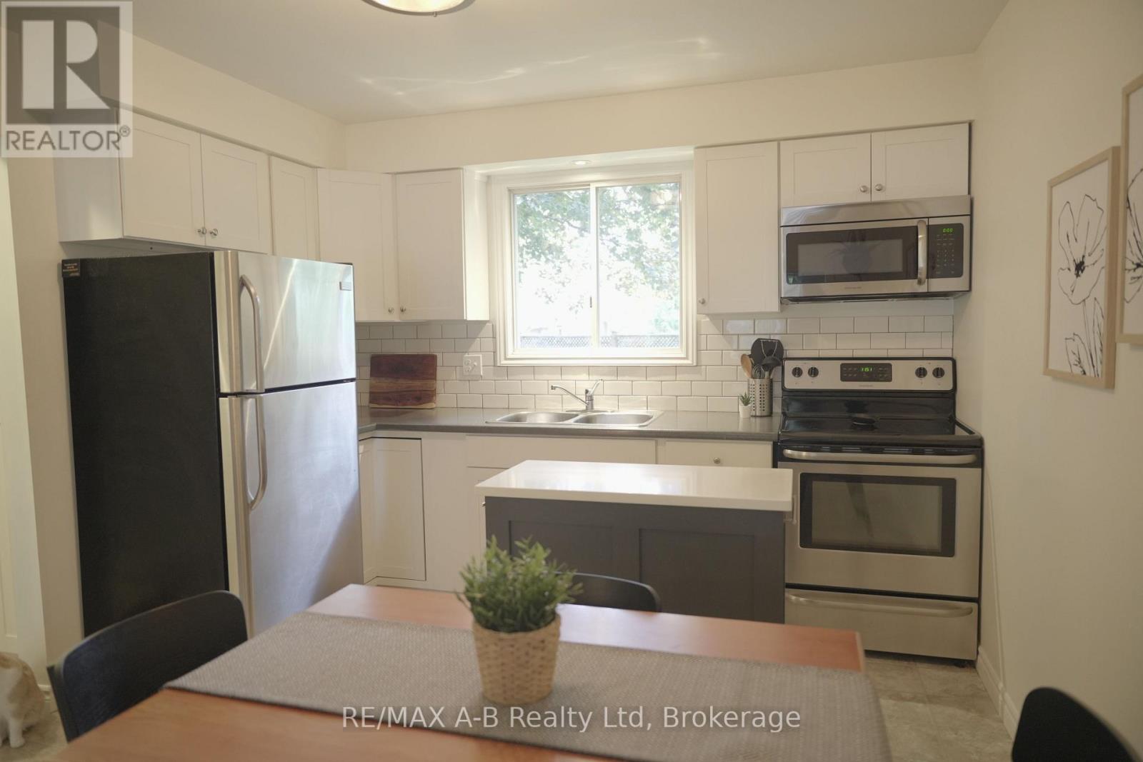 A - 175 Vermont Street, Waterloo, Ontario  N2J 2M9 - Photo 12 - X12480134