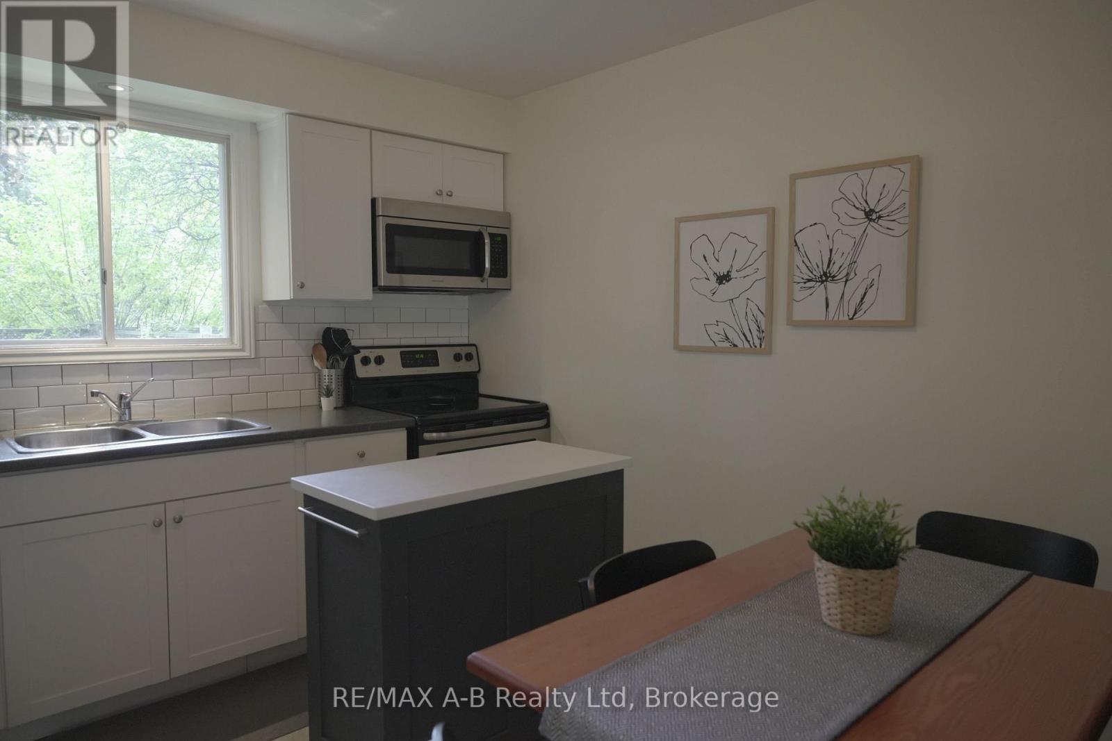 A - 175 Vermont Street, Waterloo, Ontario  N2J 2M9 - Photo 13 - X12480134