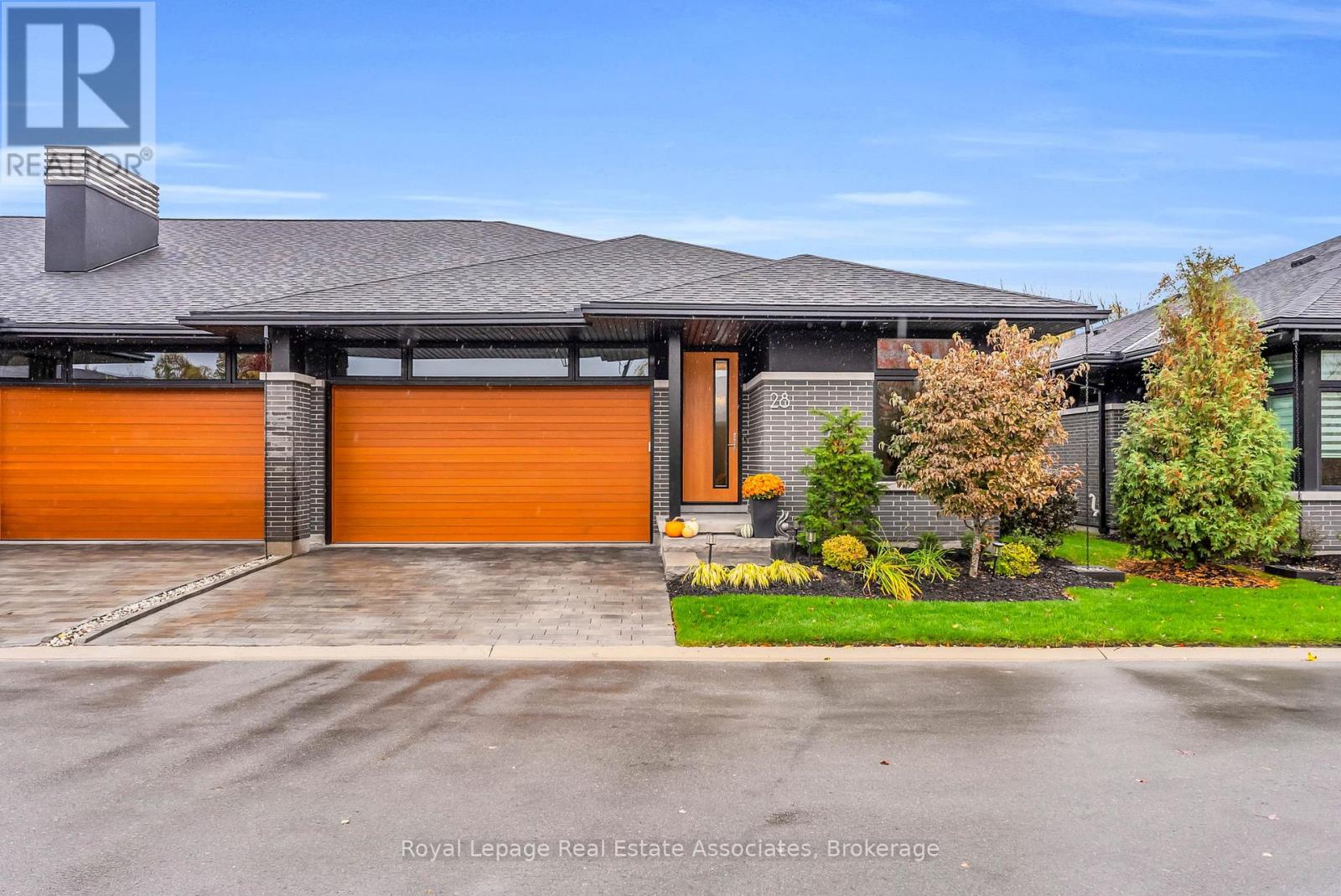 28 Juniper Trail, Welland, Ontario  L3C 0H5 - Photo 2 - X12479964