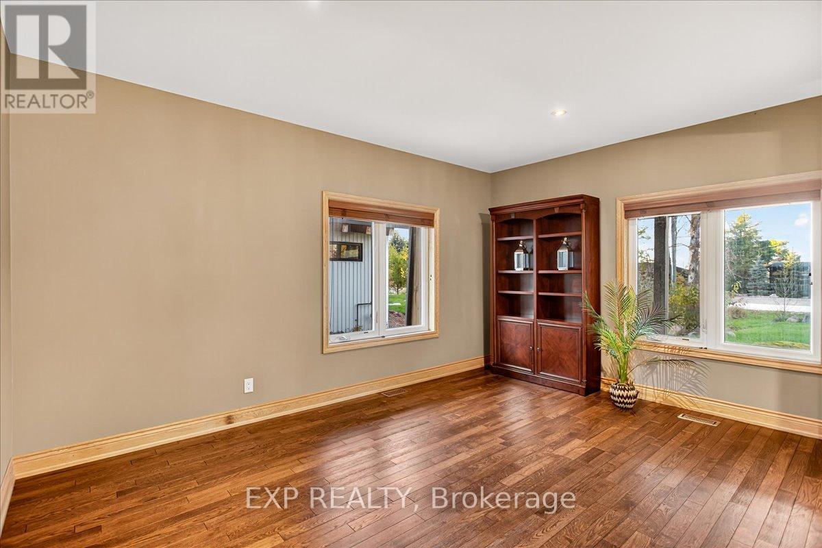 192 Sunset Boulevard, Blue Mountains, Ontario  N0H 2P0 - Photo 12 - X12479967