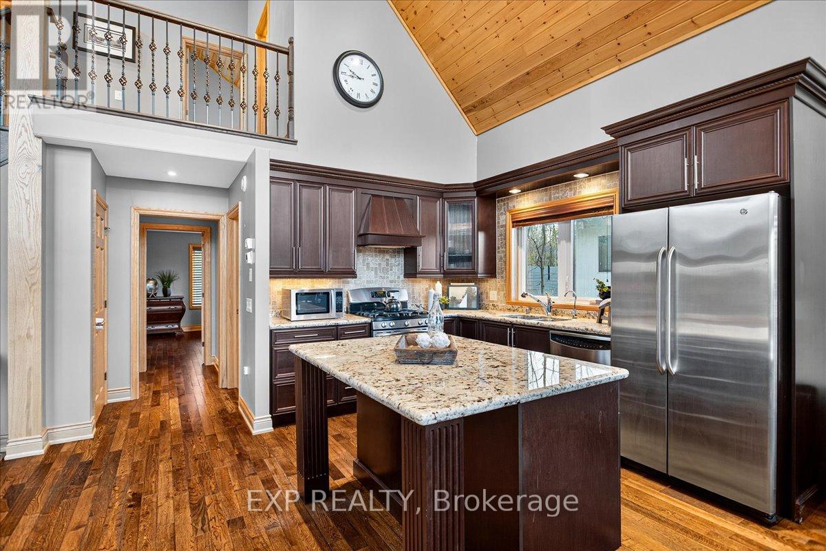 192 Sunset Boulevard, Blue Mountains, Ontario  N0H 2P0 - Photo 26 - X12479967