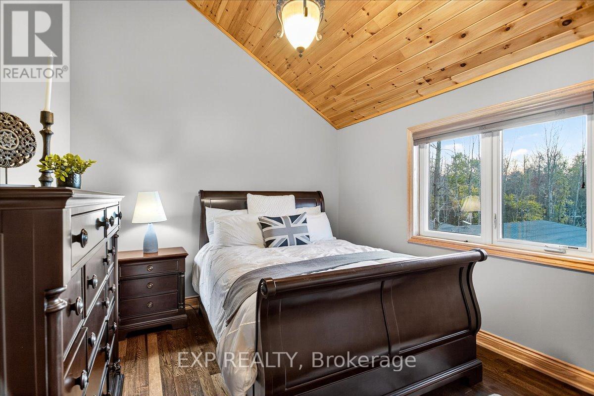 192 Sunset Boulevard, Blue Mountains, Ontario  N0H 2P0 - Photo 41 - X12479967