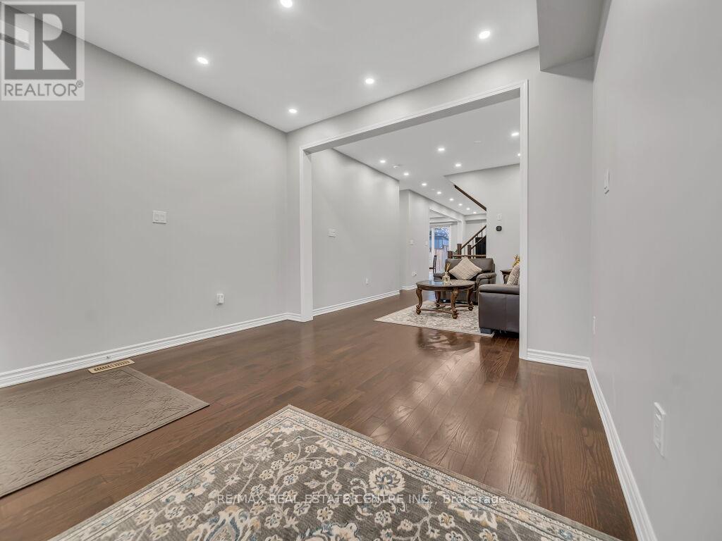 19 Pickett Place, Cambridge, Ontario  N3E 0B4 - Photo 8 - X12480002