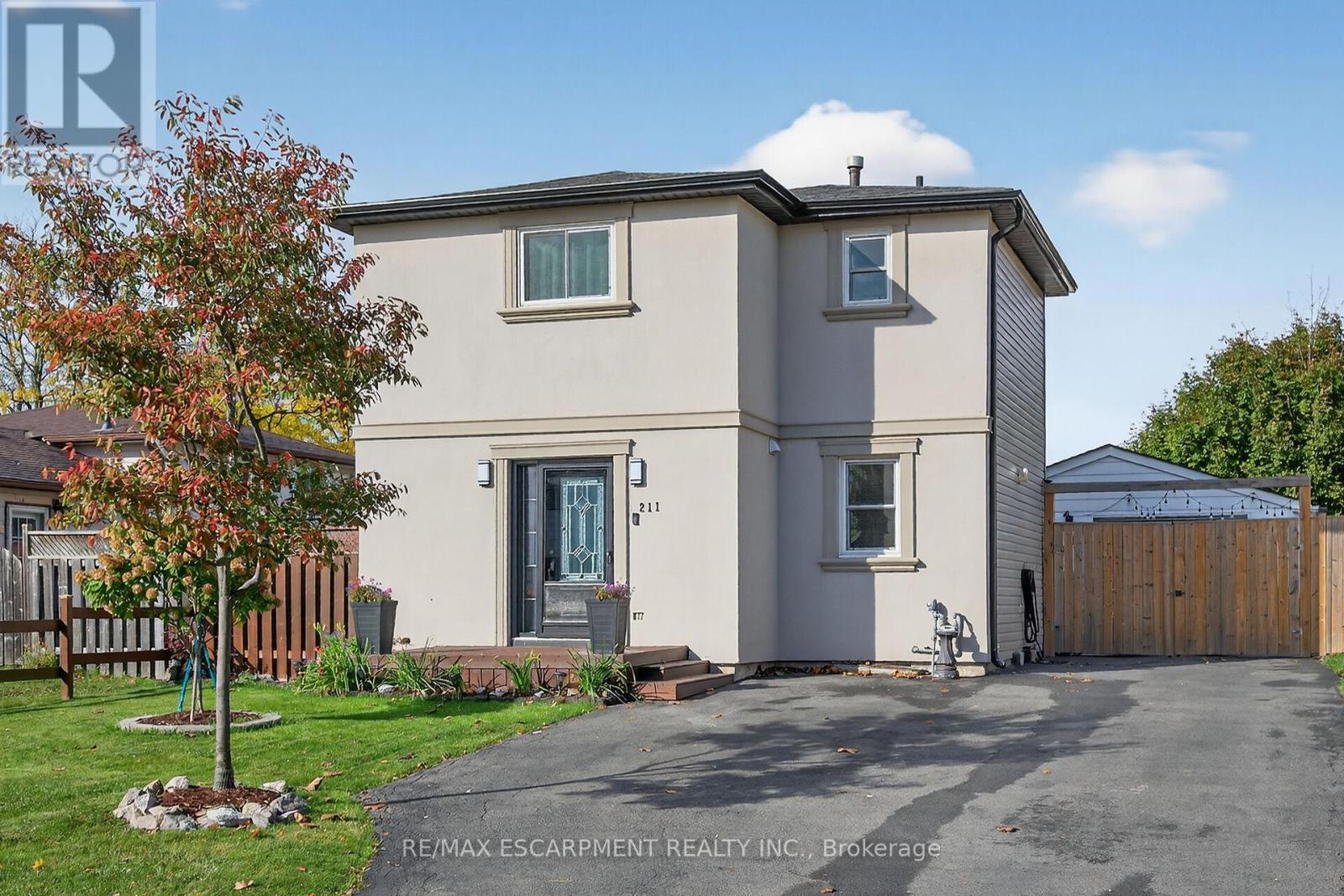211 BIRCHCLIFFE CRESCENT, Hamilton, Ontario
