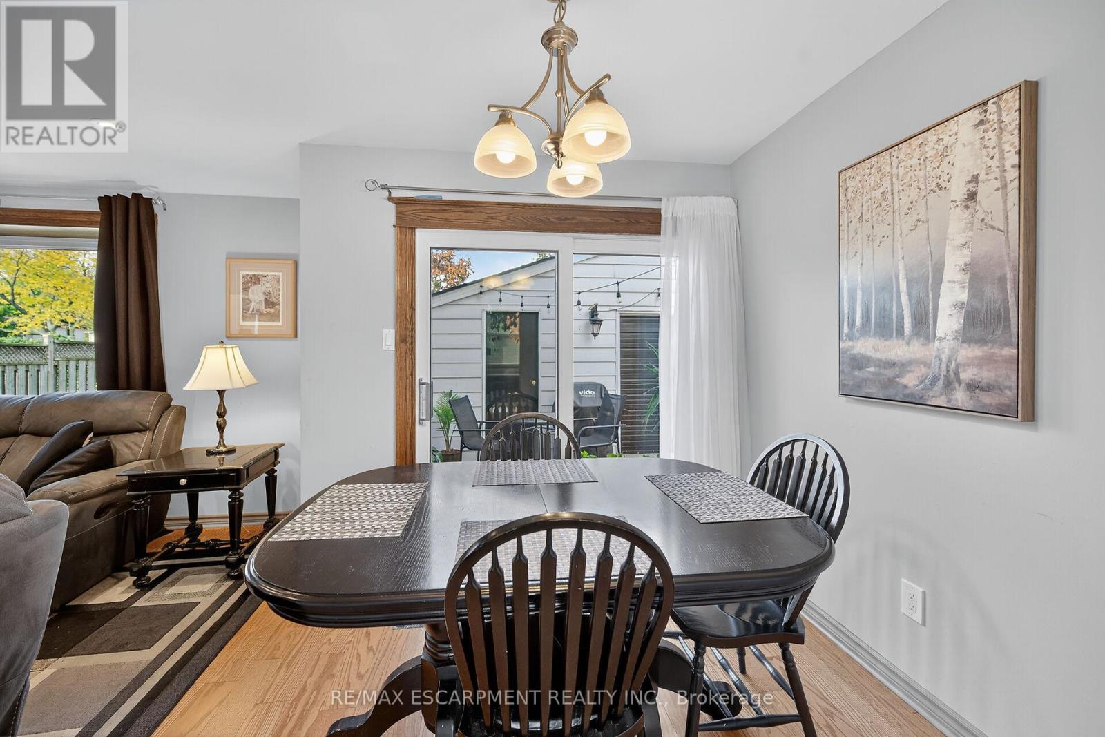 211 Birchcliffe Crescent, Hamilton, Ontario  L8T 4L1 - Photo 13 - X12480007