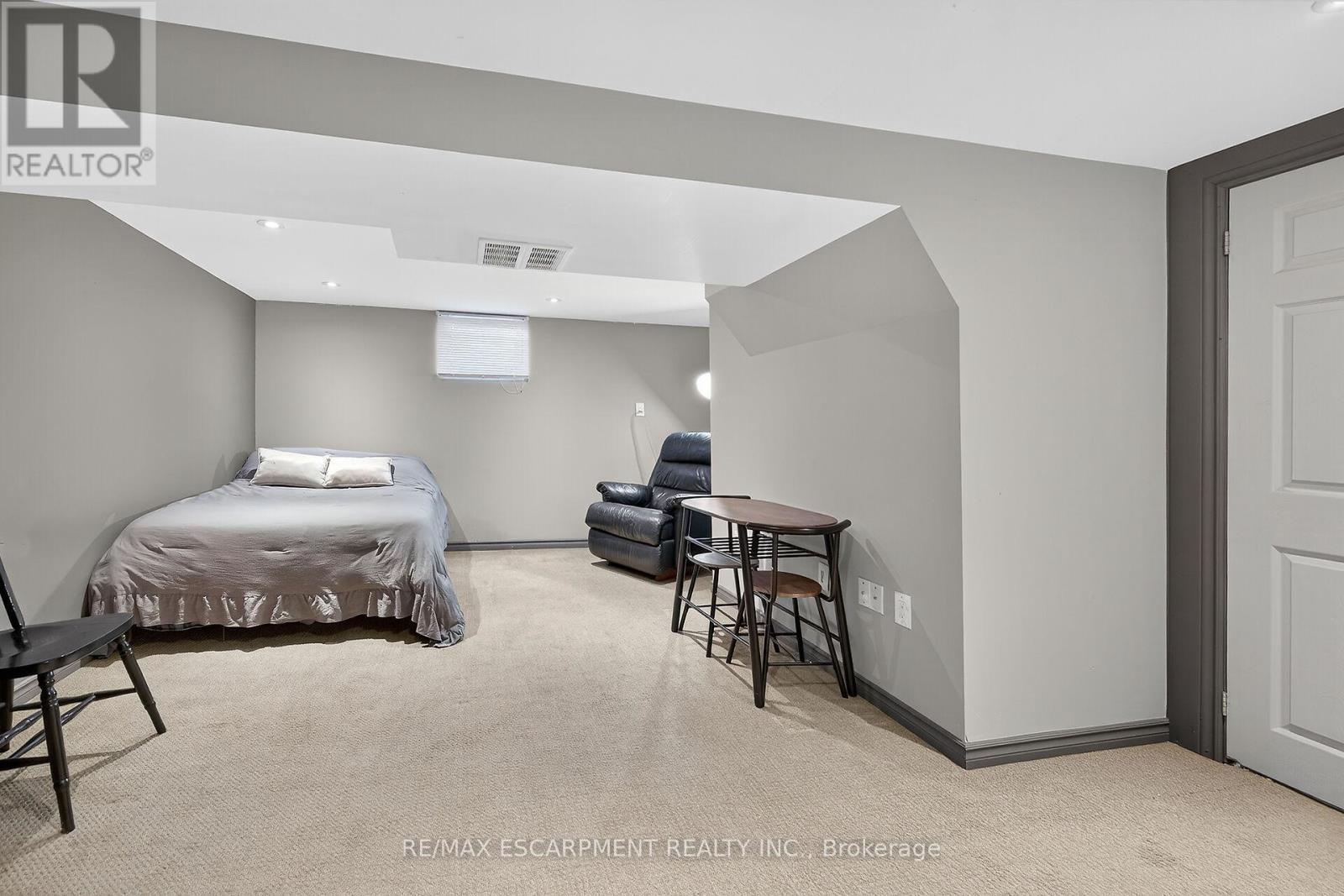 211 Birchcliffe Crescent, Hamilton, Ontario  L8T 4L1 - Photo 32 - X12480007