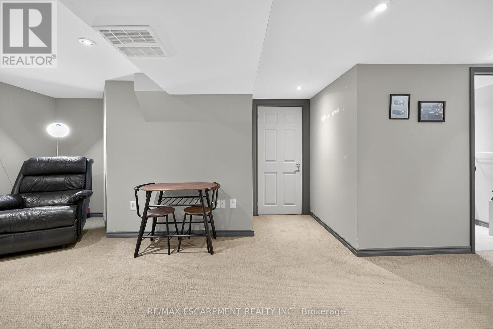 211 Birchcliffe Crescent, Hamilton, Ontario  L8T 4L1 - Photo 35 - X12480007