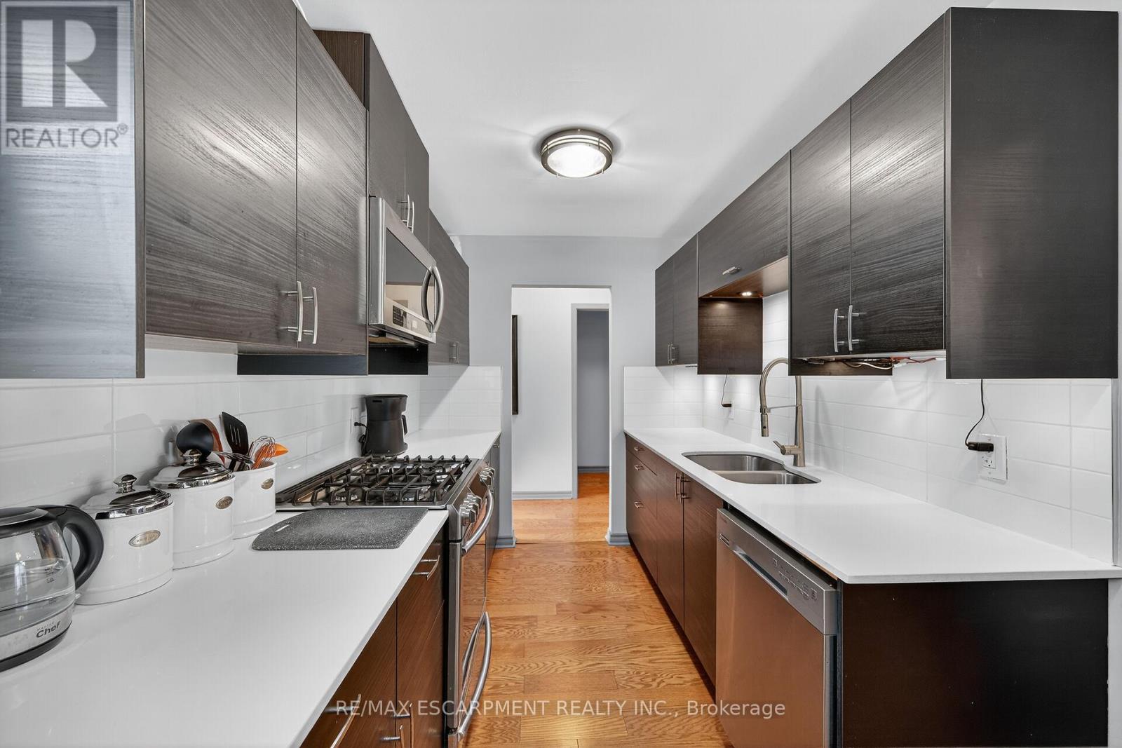 211 Birchcliffe Crescent, Hamilton, Ontario  L8T 4L1 - Photo 9 - X12480007