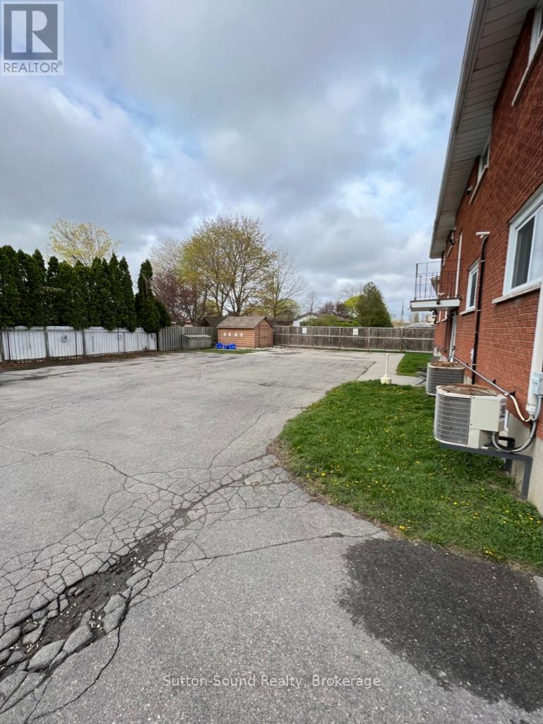 4 - 619 Grey Street, Brantford, Ontario  N3S 4Y2 - Photo 4 - X12480145