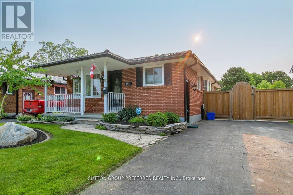 303 Admiral Drive, London East, Ontario  N5V 1J2 - Photo 2 - X12480073