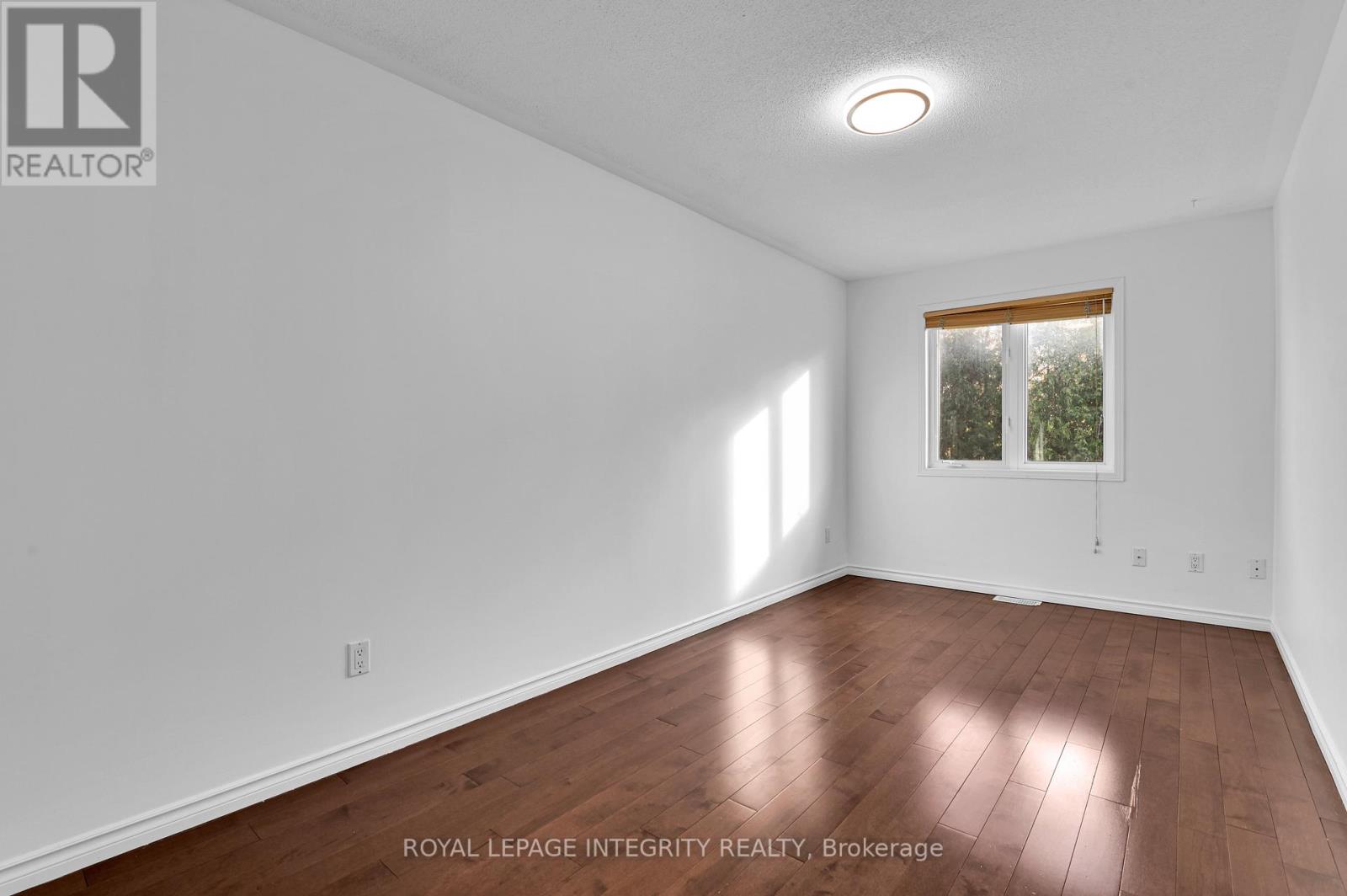 137 Tall Oak Private, Ottawa, Ontario  K1G 6T3 - Photo 22 - X12476551
