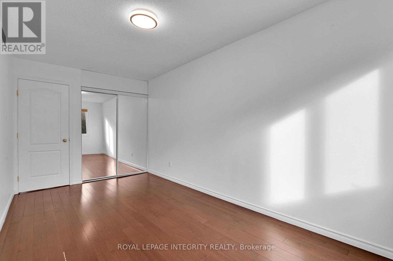 137 Tall Oak Private, Ottawa, Ontario  K1G 6T3 - Photo 23 - X12476551