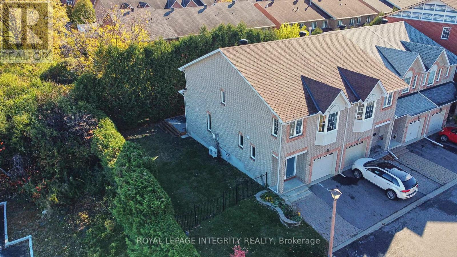 137 Tall Oak Private, Ottawa, Ontario  K1G 6T3 - Photo 36 - X12476551