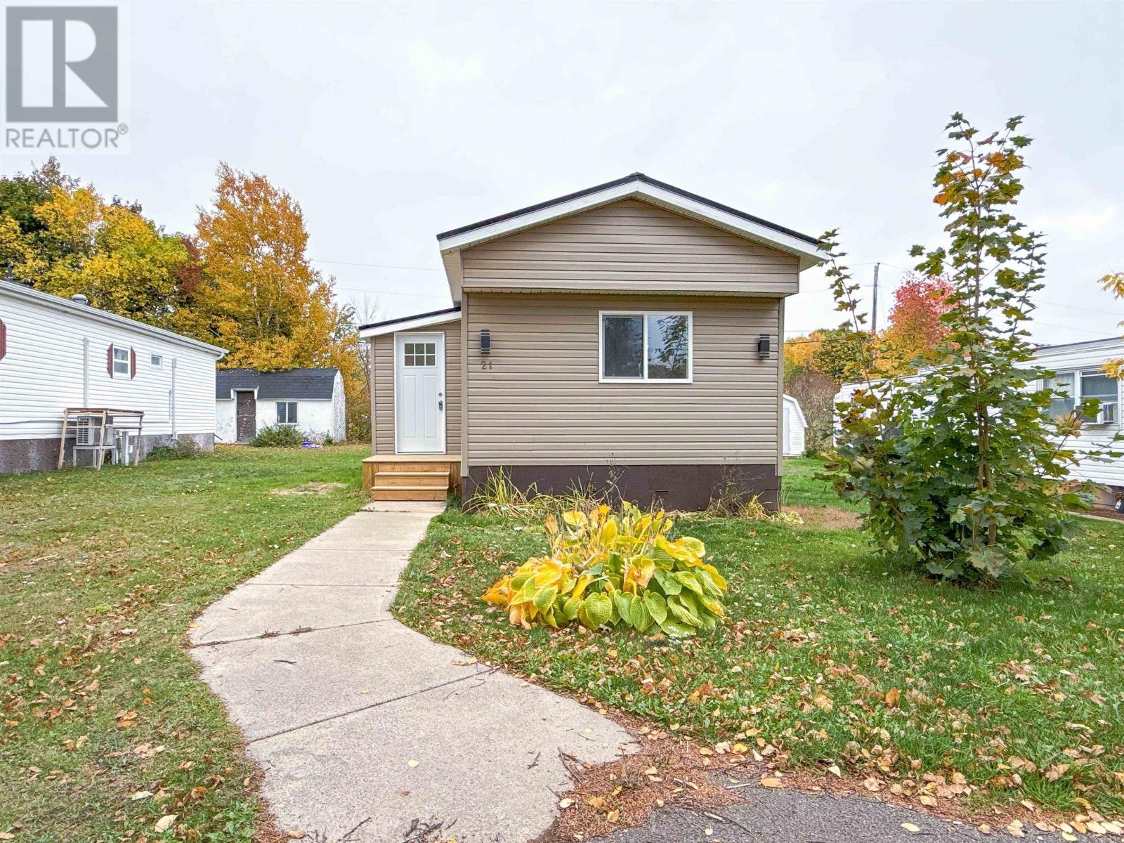 21 Park Avenue, Charlottetown, Prince Edward Island  C1A 6R4 - Photo 3 - 202526522