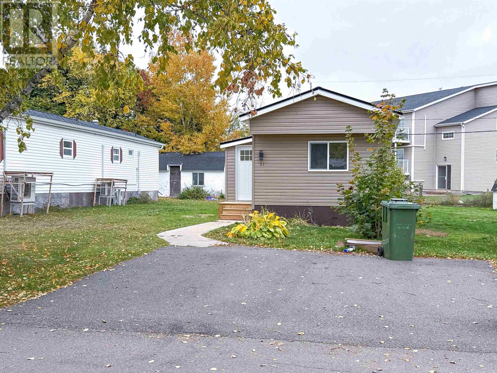 21 Park Avenue, Charlottetown, Prince Edward Island  C1A 6R4 - Photo 4 - 202526522