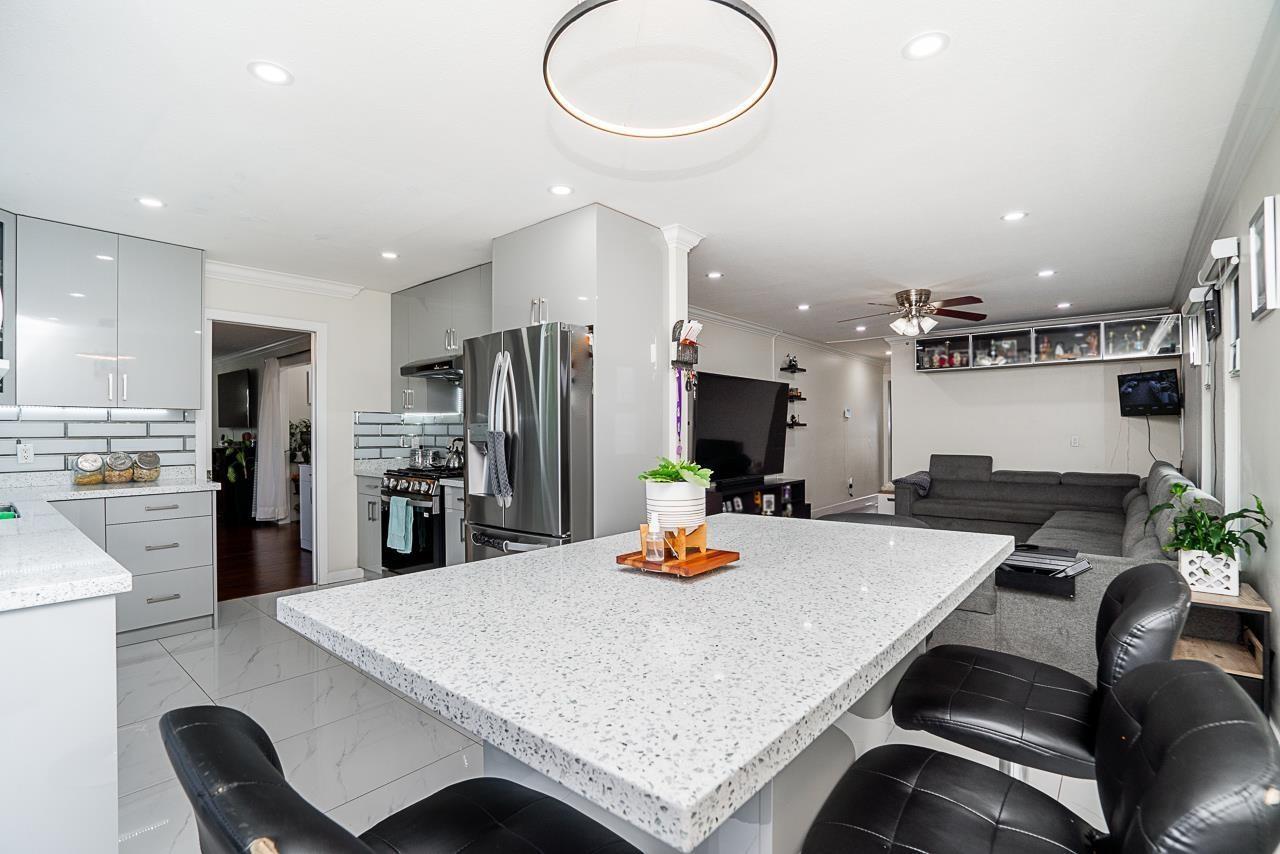 13044 64 Avenue, Surrey, British Columbia  V3W 1X7 - Photo 1 - R3059749