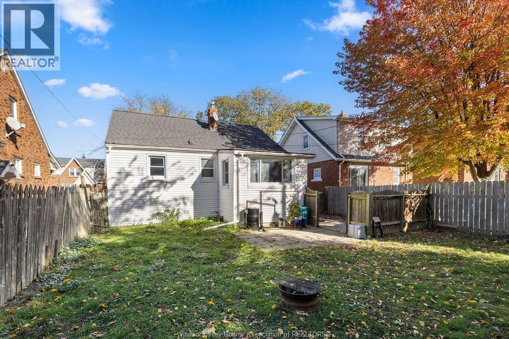 1851 Hickory, Windsor, Ontario  N8W 3X3 - Photo 16 - 25027077