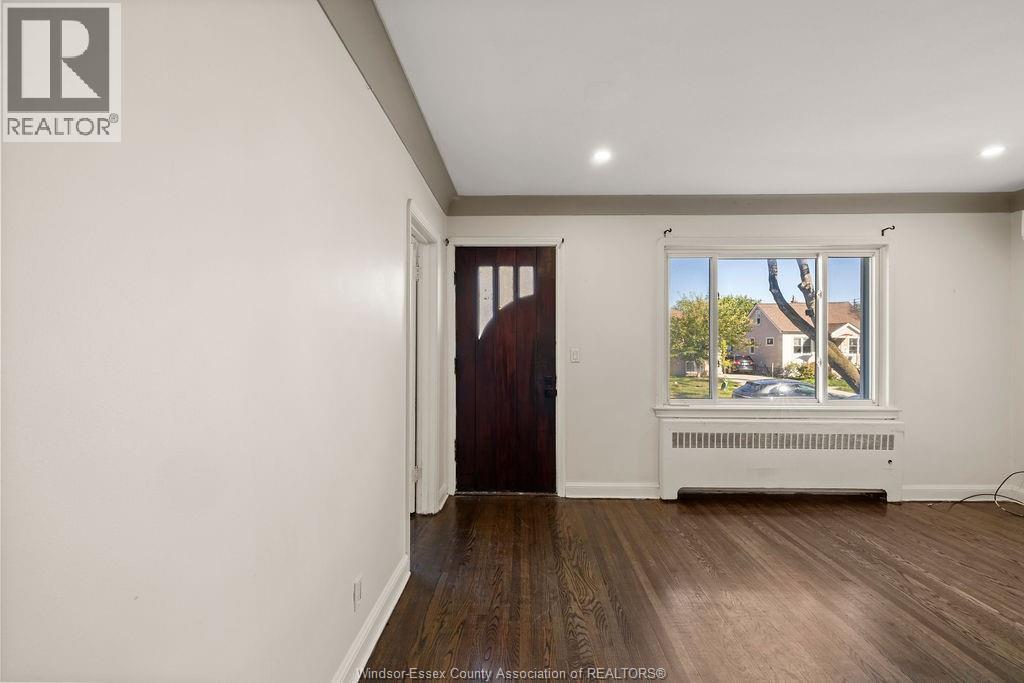 1851 Hickory, Windsor, Ontario  N8W 3X3 - Photo 4 - 25027077