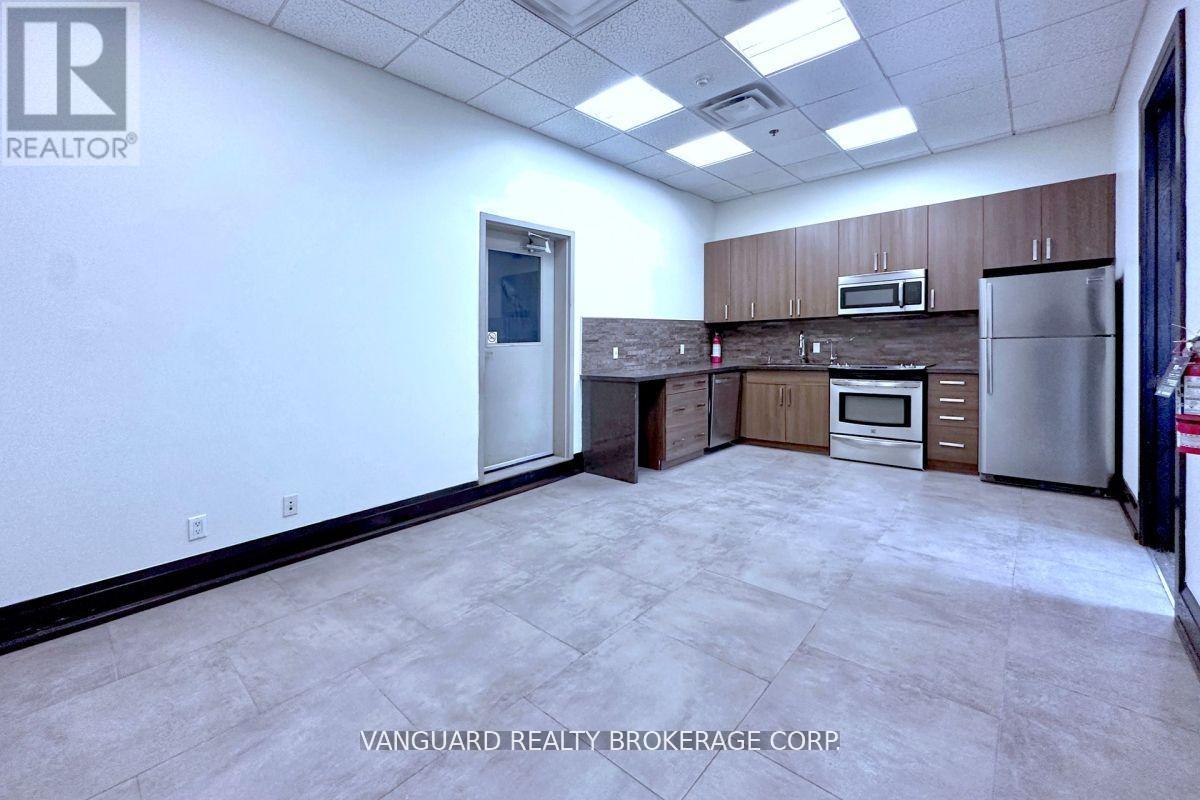 1c - 8 Cadetta Road, Brampton, Ontario  L6P 0X4 - Photo 30 - W12471285