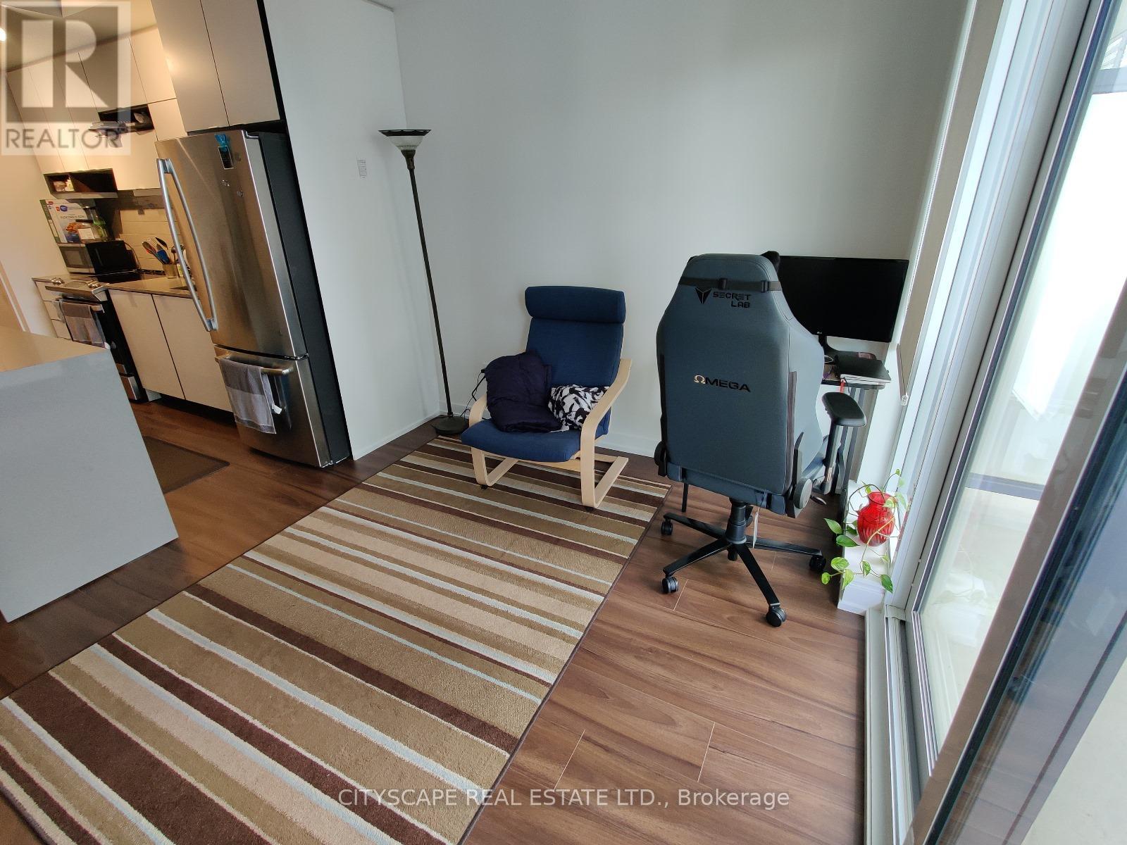 912 - 4065 Confederation Parkway, Mississauga, Ontario  L5M 0G2 - Photo 5 - W12479664