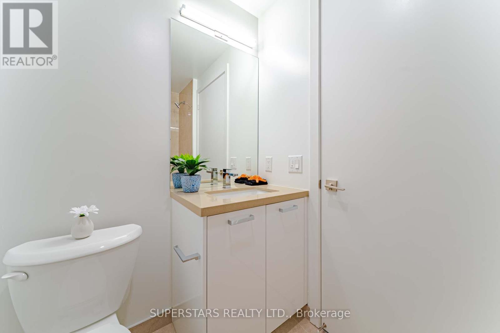 717 - 195 Mccaul Street, Toronto, Ontario  M5T 0E5 - Photo 15 - C12446894