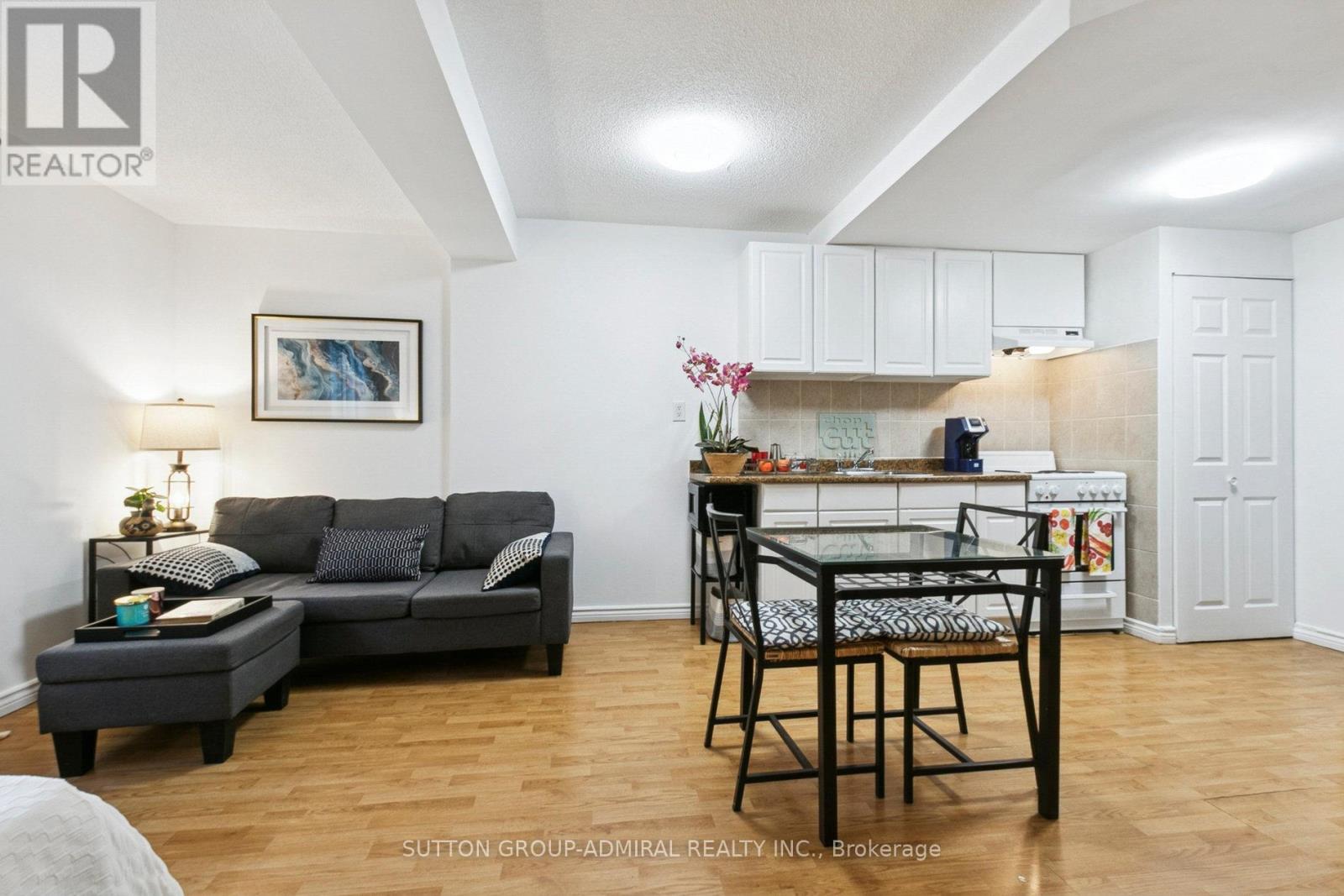 305 - 88 Charles Street, Toronto (Church-Yonge Corridor), Ontario  M4Y 2W7 - Photo 9 - C12475208