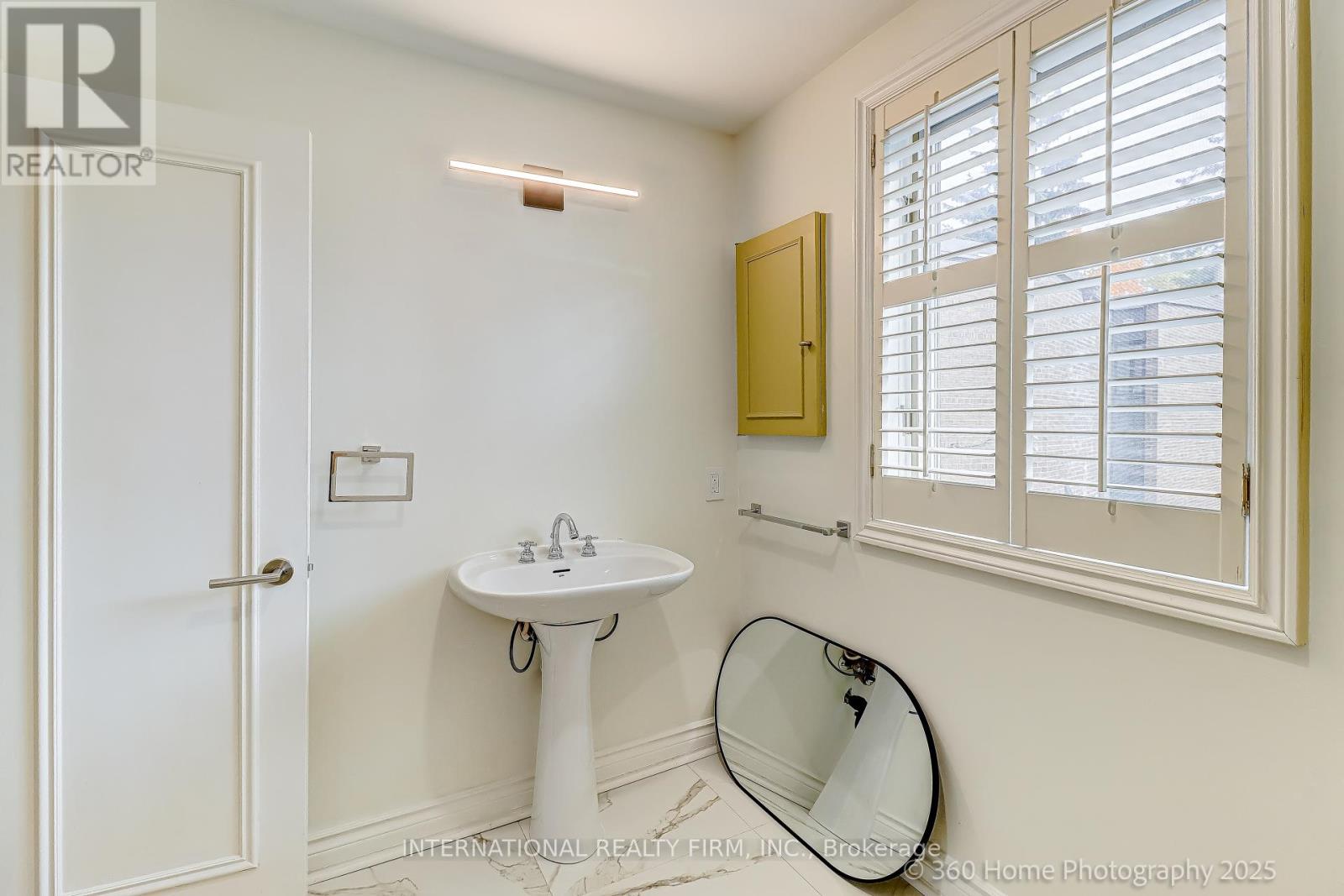 337 Glen Road, Toronto (Rosedale-Moore Park), Ontario  M4W 2X4 - Photo 14 - C12477211