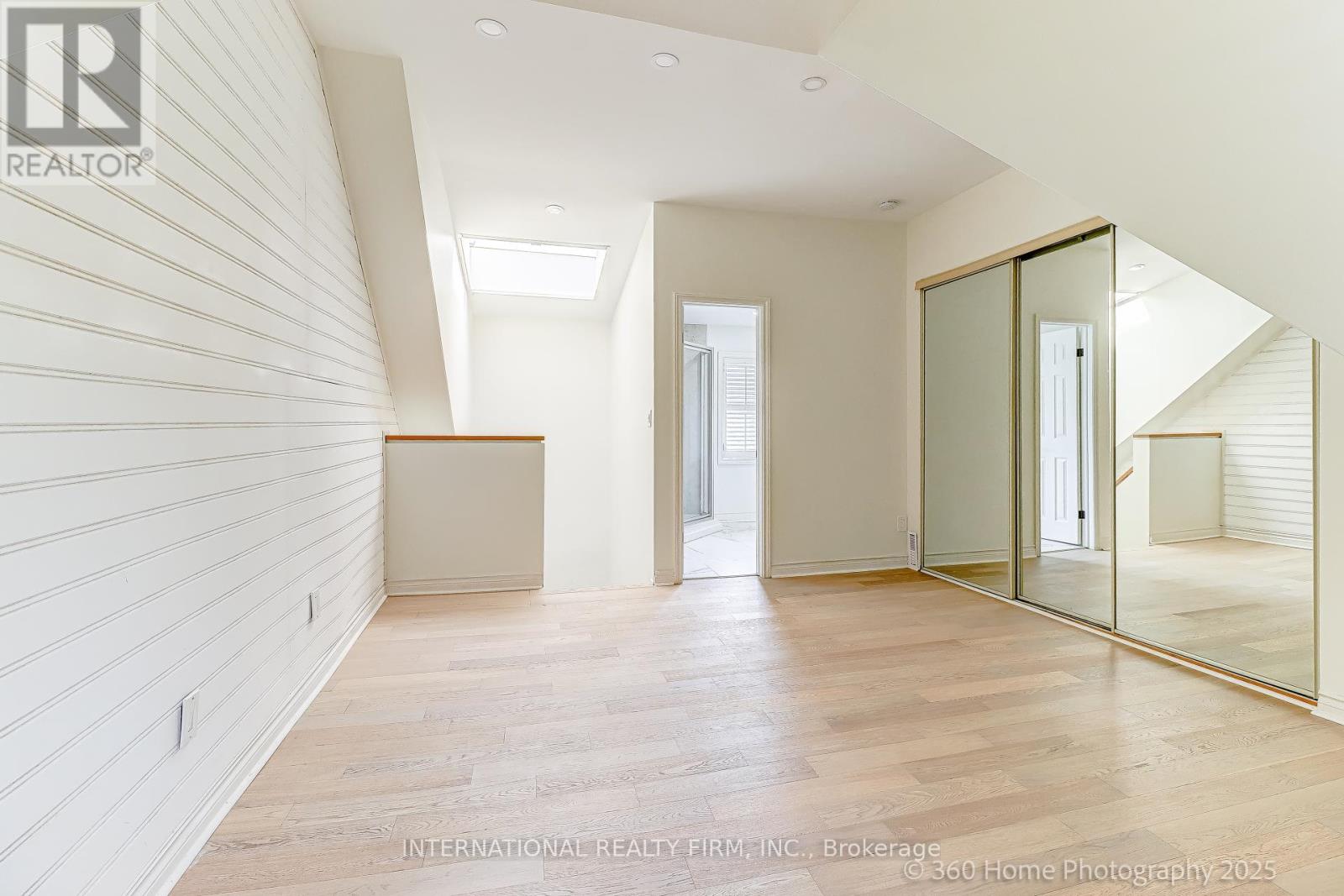 337 Glen Road, Toronto (Rosedale-Moore Park), Ontario  M4W 2X4 - Photo 11 - C12477211