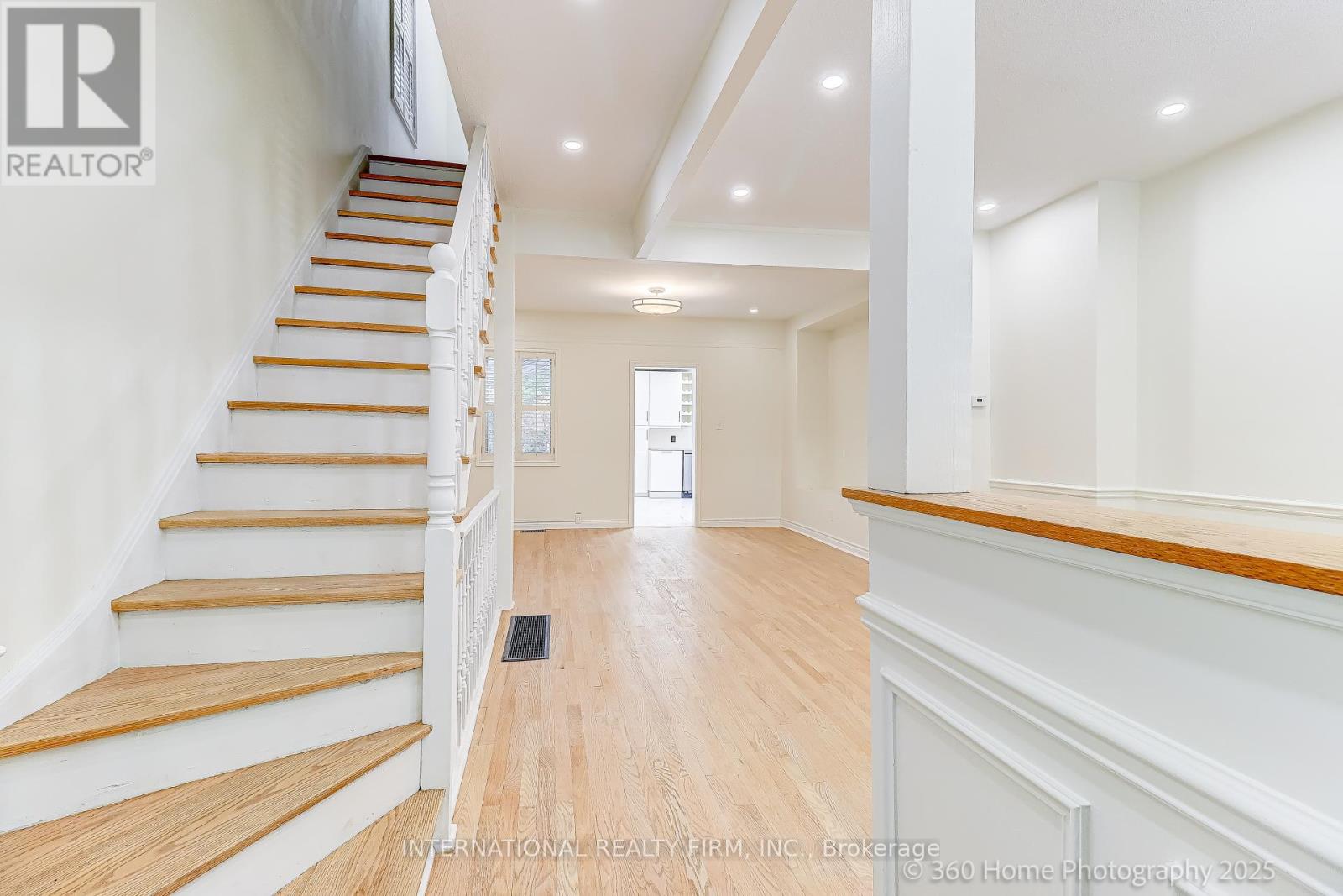 337 Glen Road, Toronto (Rosedale-Moore Park), Ontario  M4W 2X4 - Photo 8 - C12477211