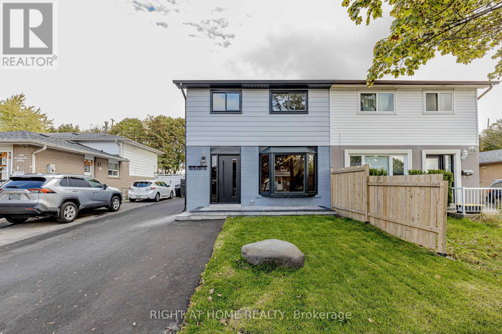 179 Archdekin Drive, Brampton, Ontario  L6V 1Y8 - Photo 3 - W12465631