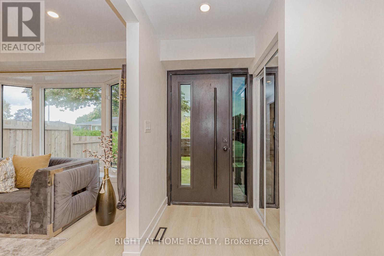 179 Archdekin Drive, Brampton, Ontario  L6V 1Y8 - Photo 7 - W12465631