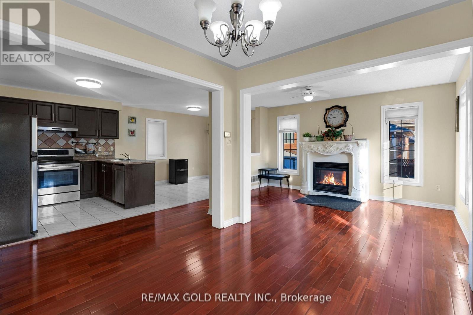 41 Fallstar Crescent, Brampton, Ontario  L7A 2J6 - Photo 16 - W12475081