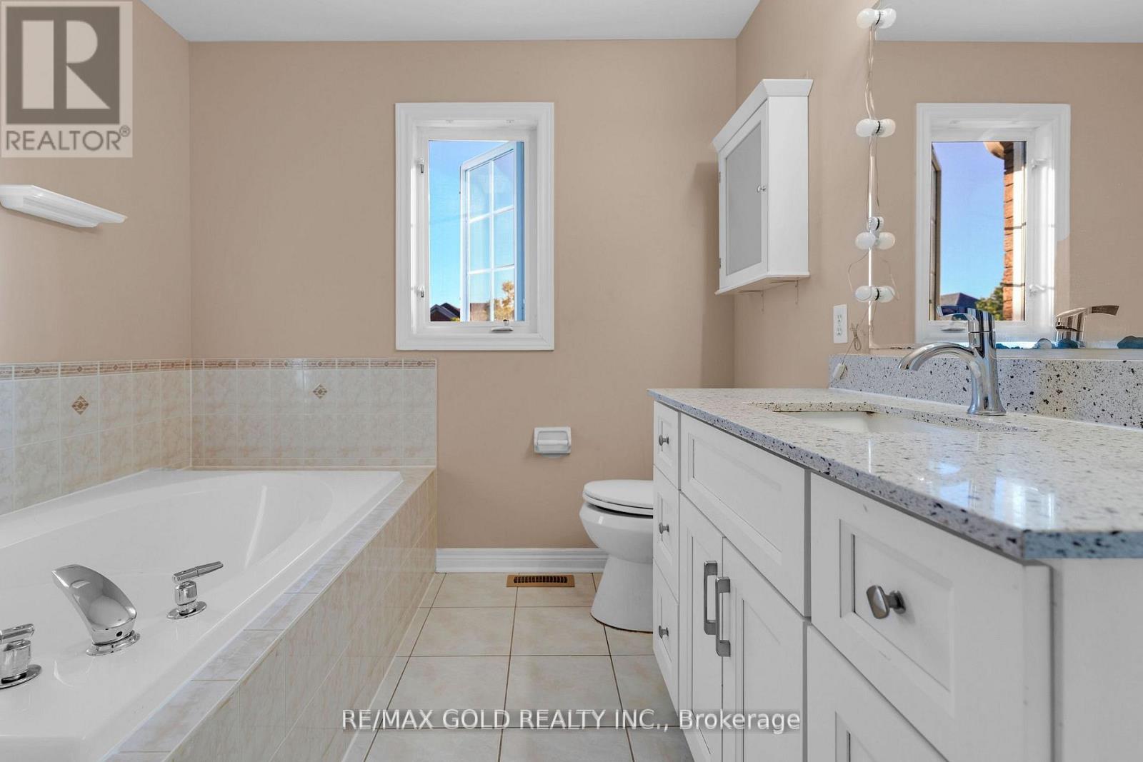 41 Fallstar Crescent, Brampton, Ontario  L7A 2J6 - Photo 32 - W12475081