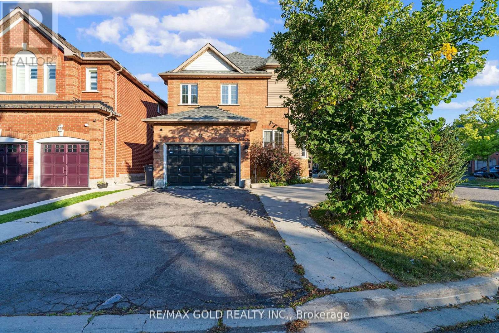 41 FALLSTAR CRESCENT, Brampton, Ontario