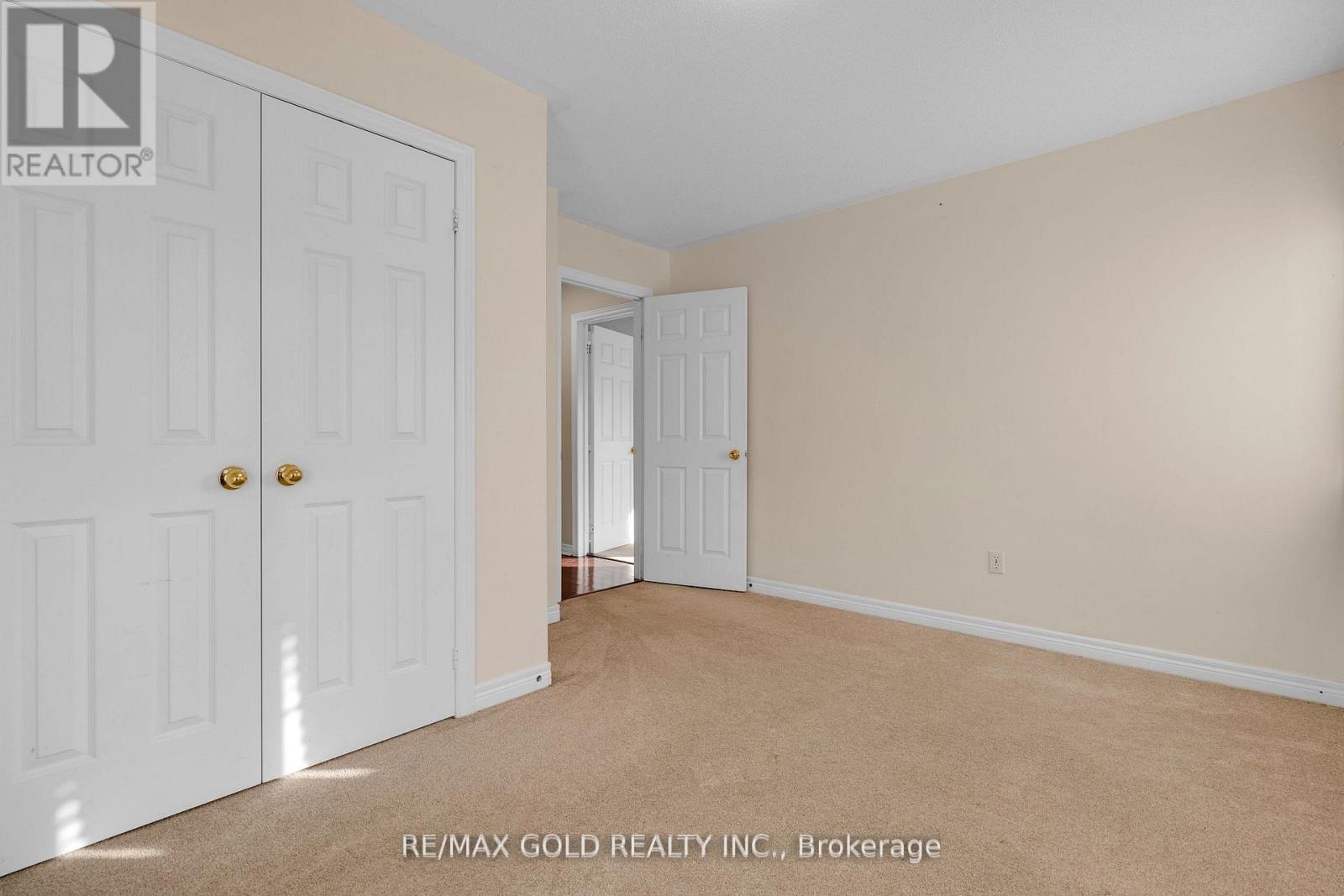 41 Fallstar Crescent, Brampton, Ontario  L7A 2J6 - Photo 11 - W12475081